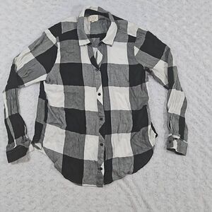 Thread and Supply Womens Size Medium Soft Black and White Plaid button top